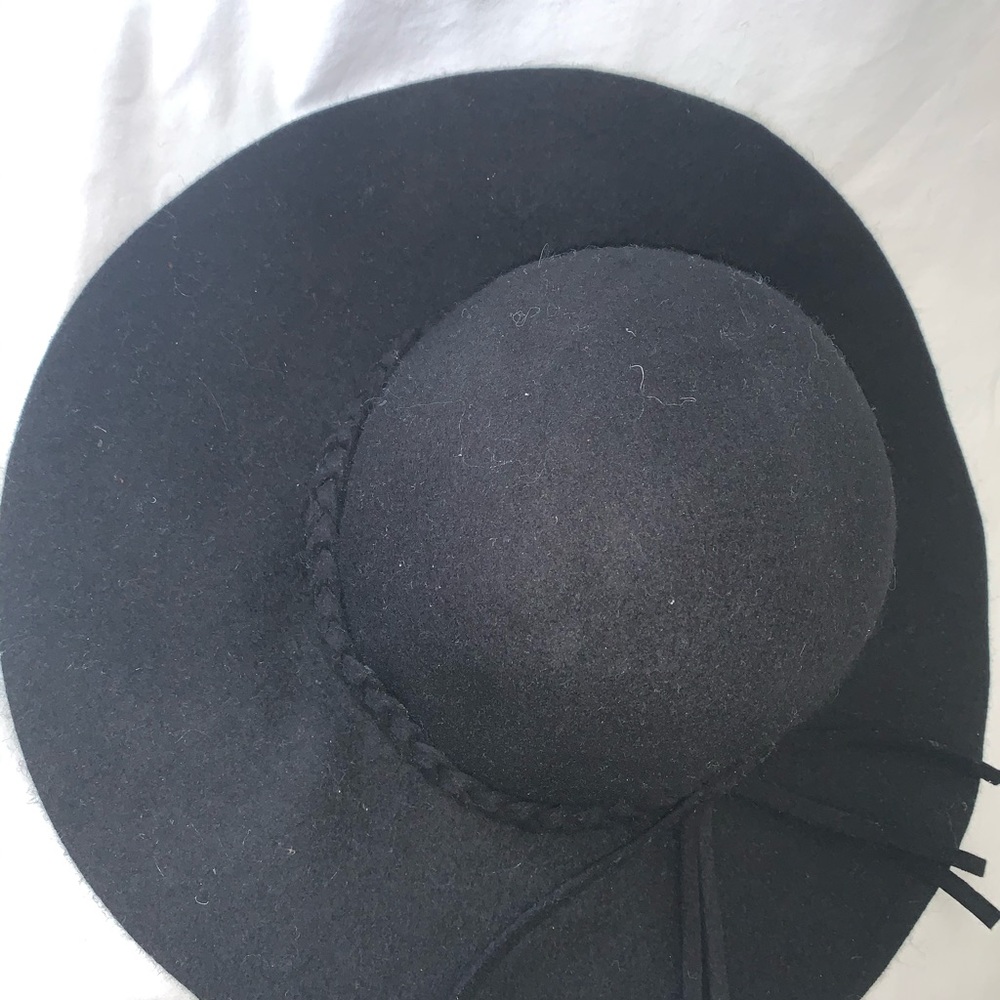 Hat - Picture 3 of 4